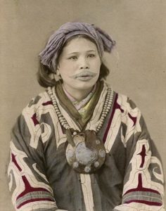 Los Ainu, cultura del tattoo